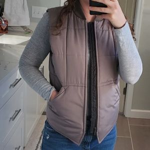 ‼️LAST CALL‼️Gap Kids Khaki Quilted Puffer Vest size Large (10)